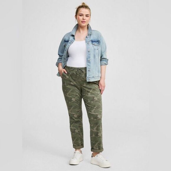 torrid Pants - Torrid Boyfriend Stretch Twill Mid Rise Pant Size 4 Plus size
